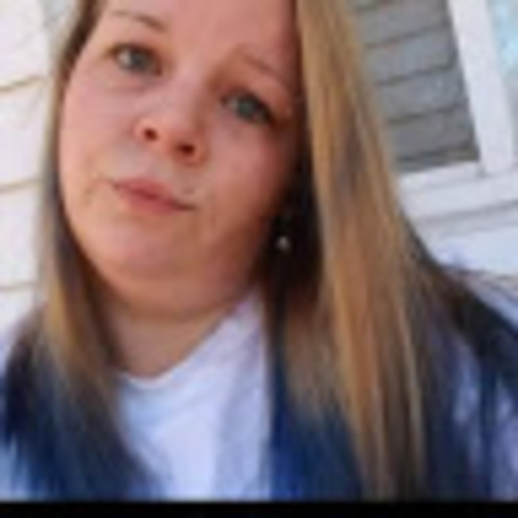 Meet your Posher, Alison - Picture 1 of 1